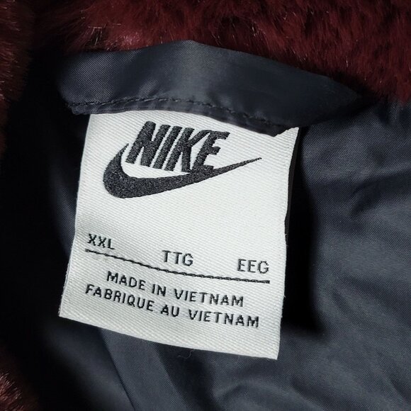 Nike Womens Burgundy Faux Fur Plush All Over Swoosh Print Jacket XXL - Picture 8 of 9